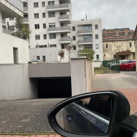 Duna Apartment, Freegarage, 2room, Smarttv,dishwasher,ac Apartman *