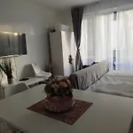 Duna Apartment, Freegarage, 2room, Smarttv,dishwasher,ac * Budapest