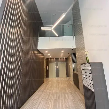Duna Apartment, Garage, 2room, Smarttv,dishwasher,ac בודפשט