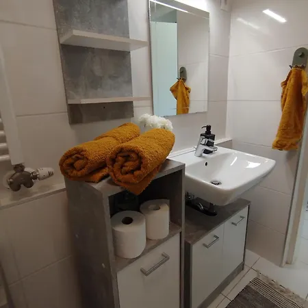 Duna Apartment, Freegarage, 2room, Smarttv,dishwasher,ac *