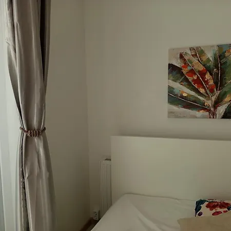 Duna Apartment, Freegarage, 2room, Smarttv,dishwasher,ac Daire *