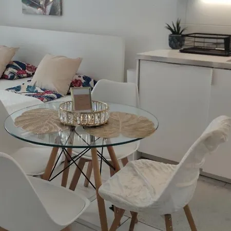 Lejlighed Duna Apartment, Freegarage, 2room, Smarttv,dishwasher,ac *