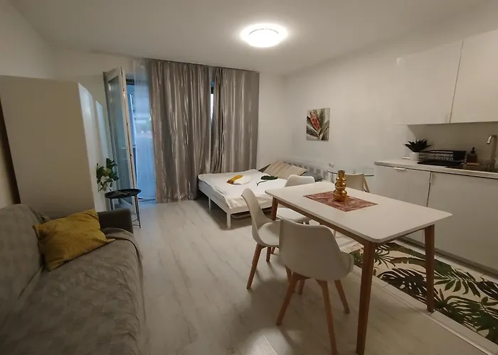 Duna Apartment, Freegarage, 2room, Smarttv,dishwasher,ac Apartament