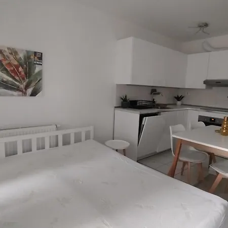 アパート Duna Apartment, Freegarage, 2room, Smarttv,dishwasher,ac From July 4th