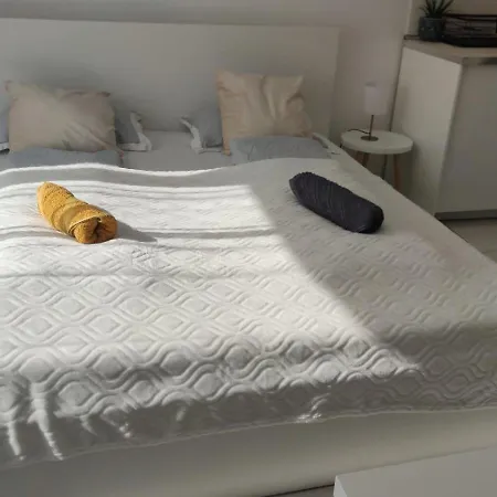 Duna Apartment, Freegarage, 2room, Smarttv,dishwasher,ac From July 4th * ブダペスト