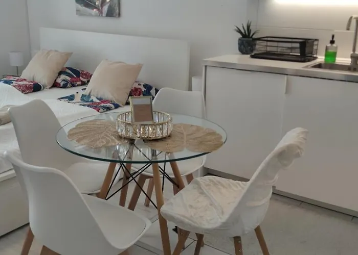 아파트 Duna Apartment, Freegarage, 2room, Smarttv,dishwasher,ac *